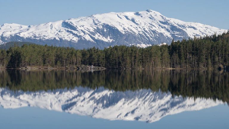 Nationaal Toeristische Routes - Uitzicht over water in Hardanger