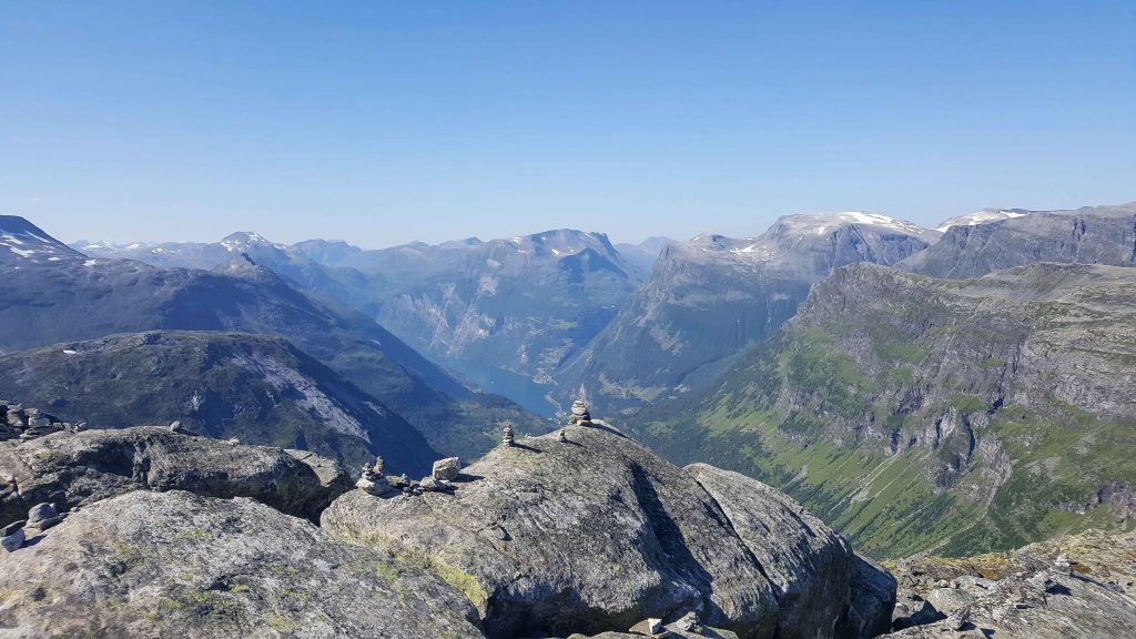 Uitzicht over het Geirangerfjord vanaf Dalsnibba