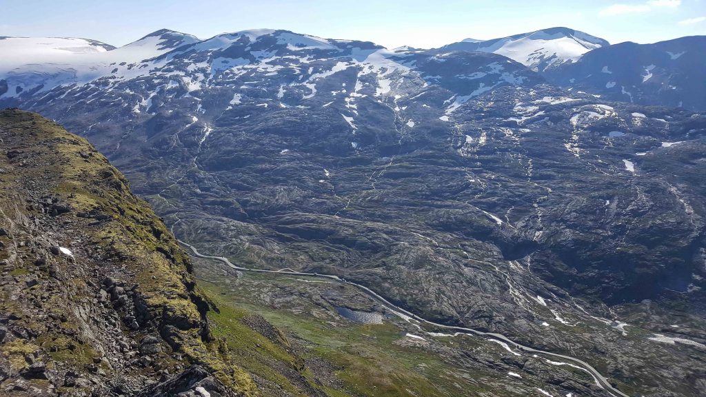Uitzicht over de bergen vanaf Dalsnibba
