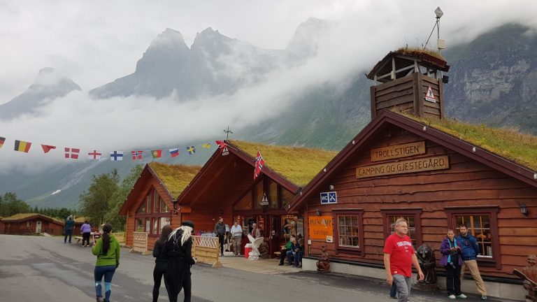 De souvenirwinkel van Trollstigen Camping og Gjestegard