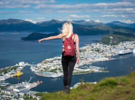Uitzicht over Ålesund vanaf Sukkertoppen